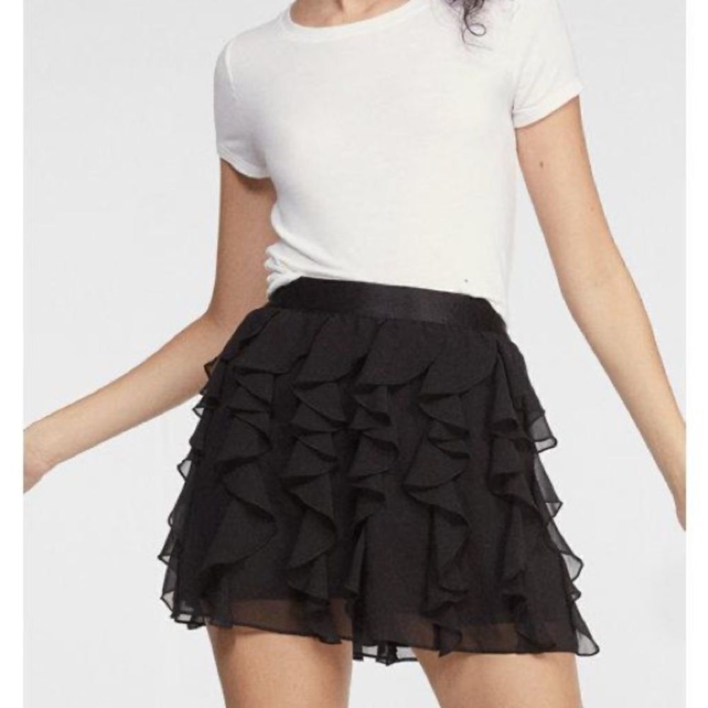 ✨Express Tiered Ruffle Mini Skirt✨ - Picture 7 of 7